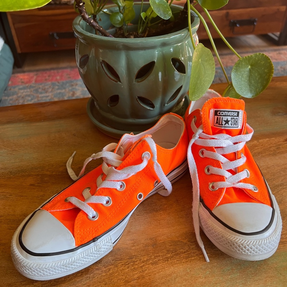👟✨ Converse All Star Low-Top Neon Orange Sneakers | Sz 6W 4M